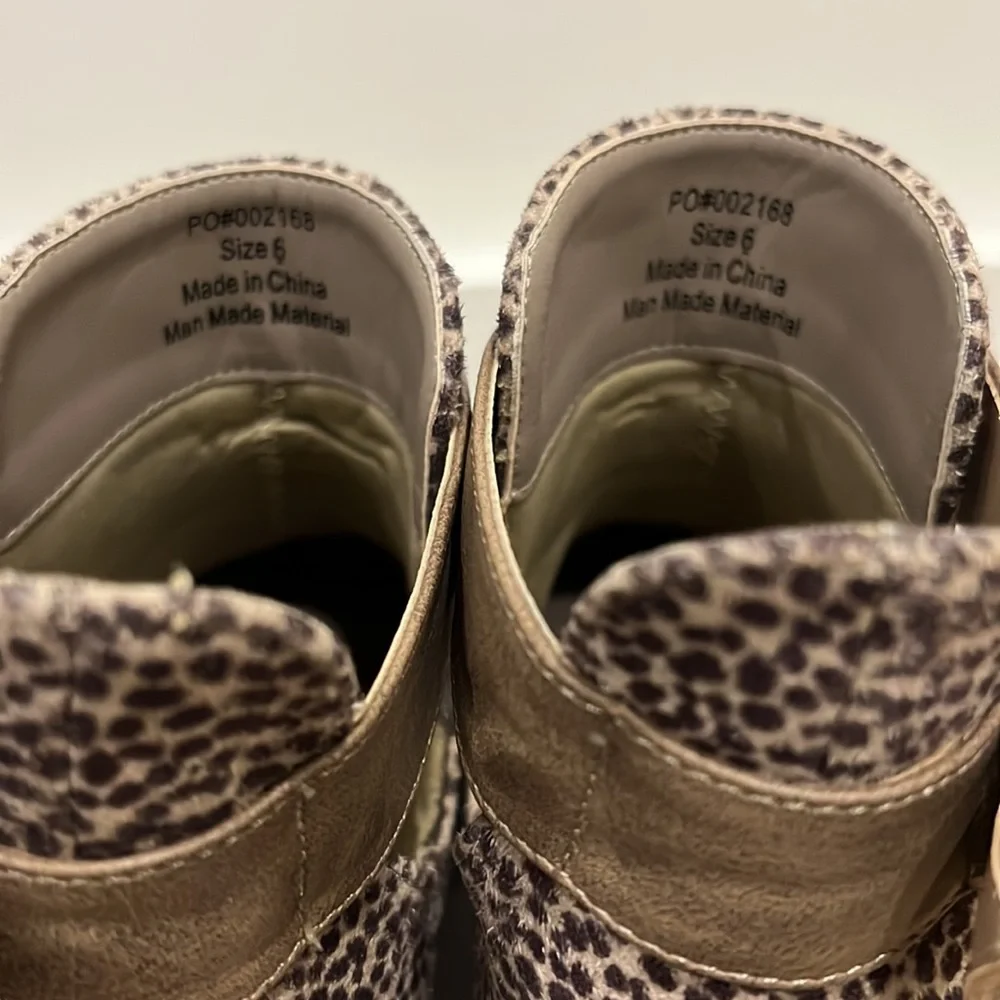 Journee Booties - Picture 4 of 8